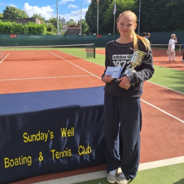 Lilly wygrała turniej klasyfikacyjny juniorek w Irlandii.